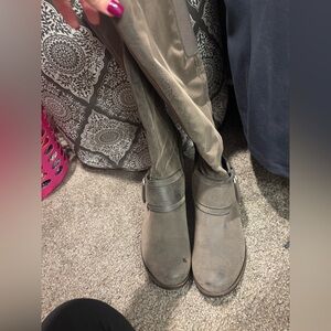 Riding boots